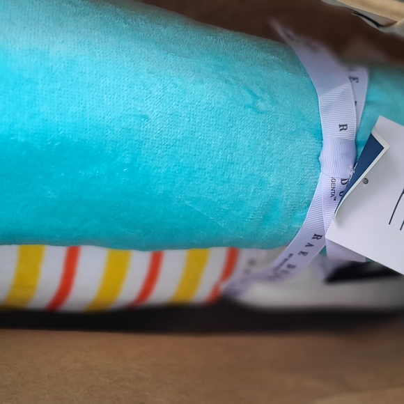 Rae Dunn Oversized Beach Towels - Picture 3 of 3